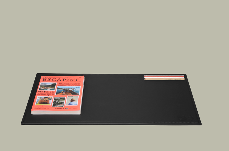 brandcraft_privatelabel_merchandise_weissenhaus_hotel_resort_spa_ostsee_leather_leather_leather_desk_mat_office_buero_monocle_bmw_designhotel_AJH_8912 2.png
