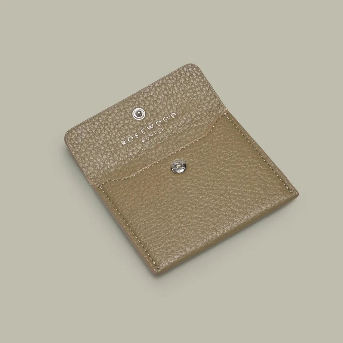 brandcraft_monogramming_privatelabel_merchandise_kofferanhaenger_luggagetag_rosewood_munich_etui_cardmap_cardholder_hotel_pu_kunstleder_leather_leder_packaging_verpackung_corporategift_AJH_6042.jpg