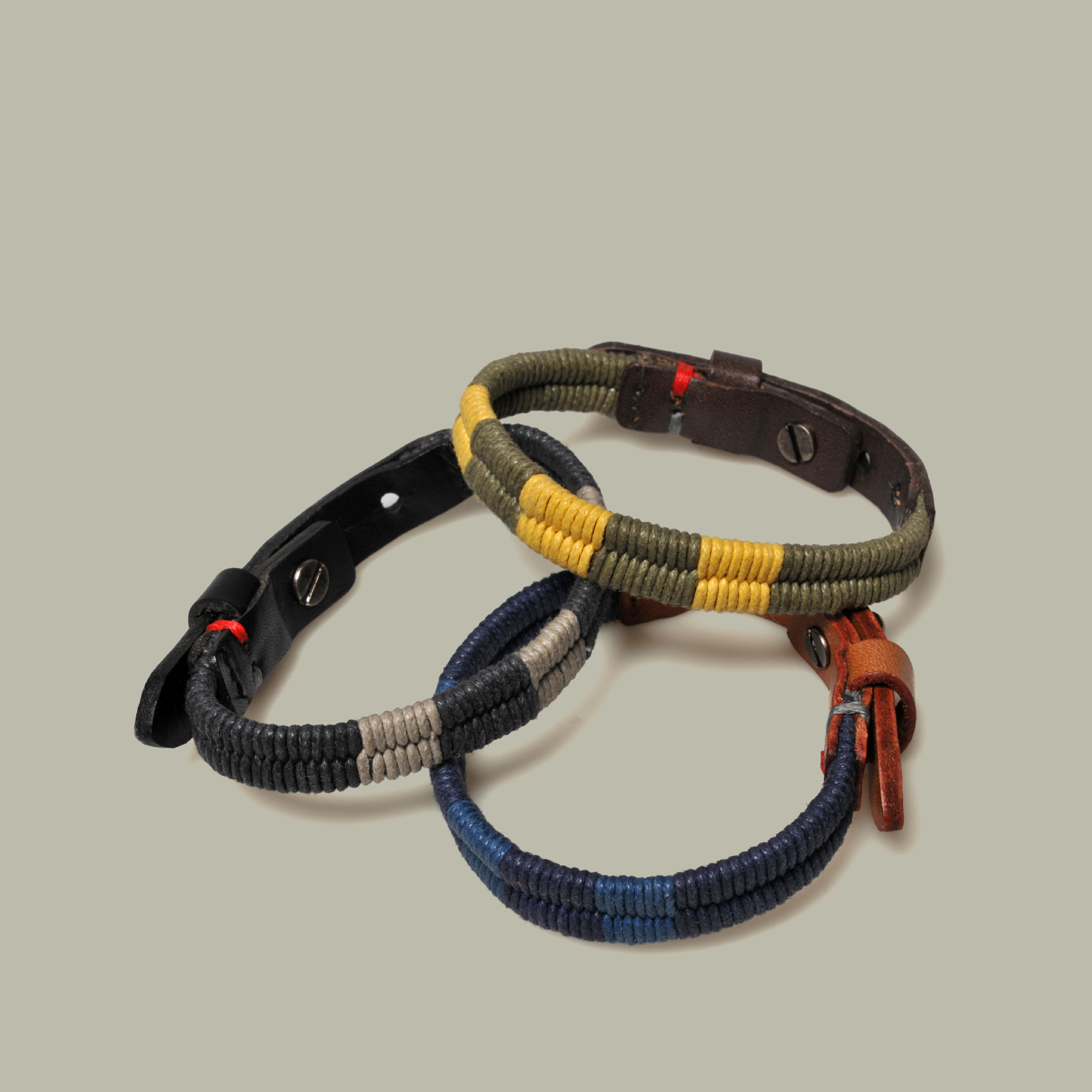 brandcraft_privatelabel_merchandise_agentur_lieferant_supplier_logo_pr%C3%91gung_stanzen_leder_kunstleder_pu_packaging_verpackung_premium_unique_individuell_wristband_vintage_armbandAJH_8230x.png