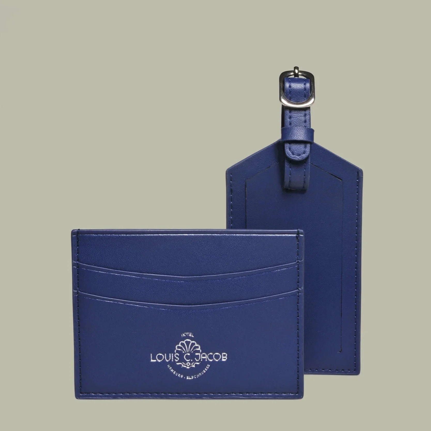 brandcraft_privatelabel_merchandise_agentur_lieferant_supplier_logo_praegung_debossing_embossing_stanzen_leder_kunstleder_pu_packaging_verpackung_cardholder_luggagetag_kofferanhaenger_AJH_0559.jpg
