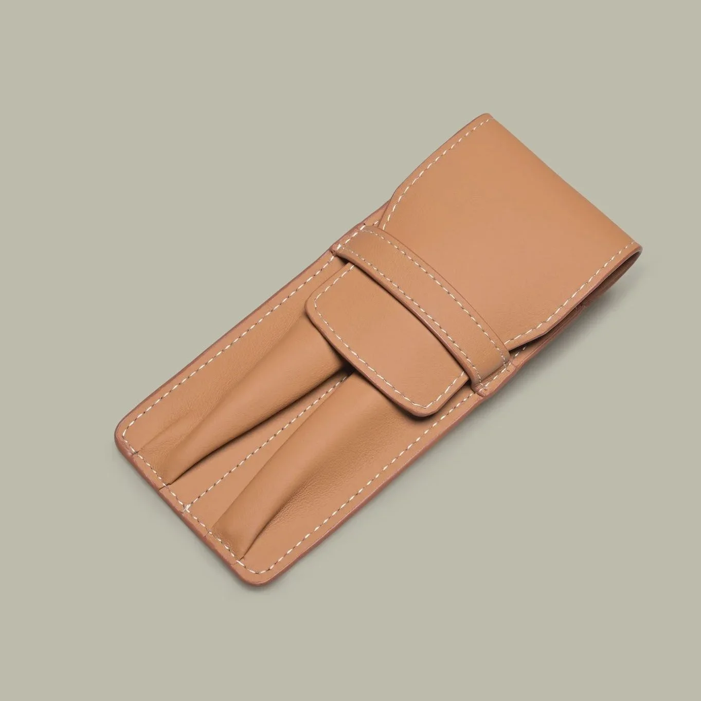 brandcraft+merchandise+premium+kundengeschenk+branding+promotion+employerbranding+upcycling+etui+stifte+fueller+mappe+upcycling+leder+leather_AJH_1199+green.jpg