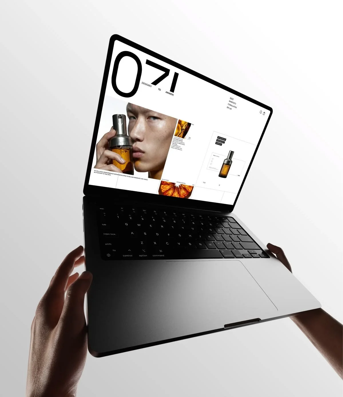 Laptop mit geöffnetem Bestellportal, über das Standorte Markenprodukte mit eigenen Zugängen und Budgets nachbestellen.