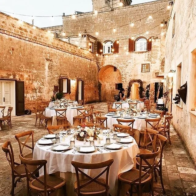 On a trip to Puglia Italy with my Italian friend I had dinner at this restaurant.  It was a wonderful experience everyone should have this kind of experience.  Good food, Good friends and lost of love joy and happiness.  Something this world needs ri