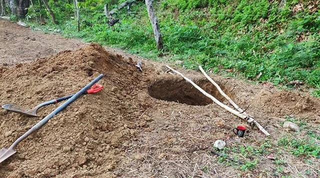 Waking up this morning to digging dirt isn't the most comforting feeling but knowing soon we'll have our own water source is. Thank you to all our supporters! All this is possible because of you. LiveSimply! #edify #farmingdisciples #shalomthruveggie