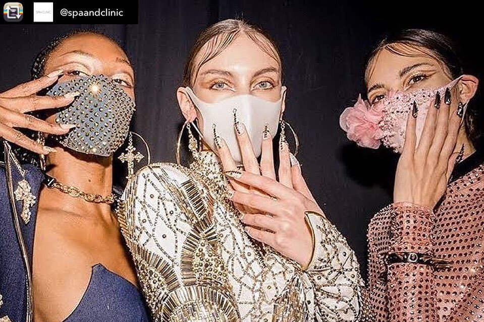 UPDATE: Newly announced restrictions for the Greater Sydney area mean masks are back for at least one week. 
.
Staff and clients will be required to wear a mask when indoors at the salon.
😷
Clients can however take their mask off when necessary for 