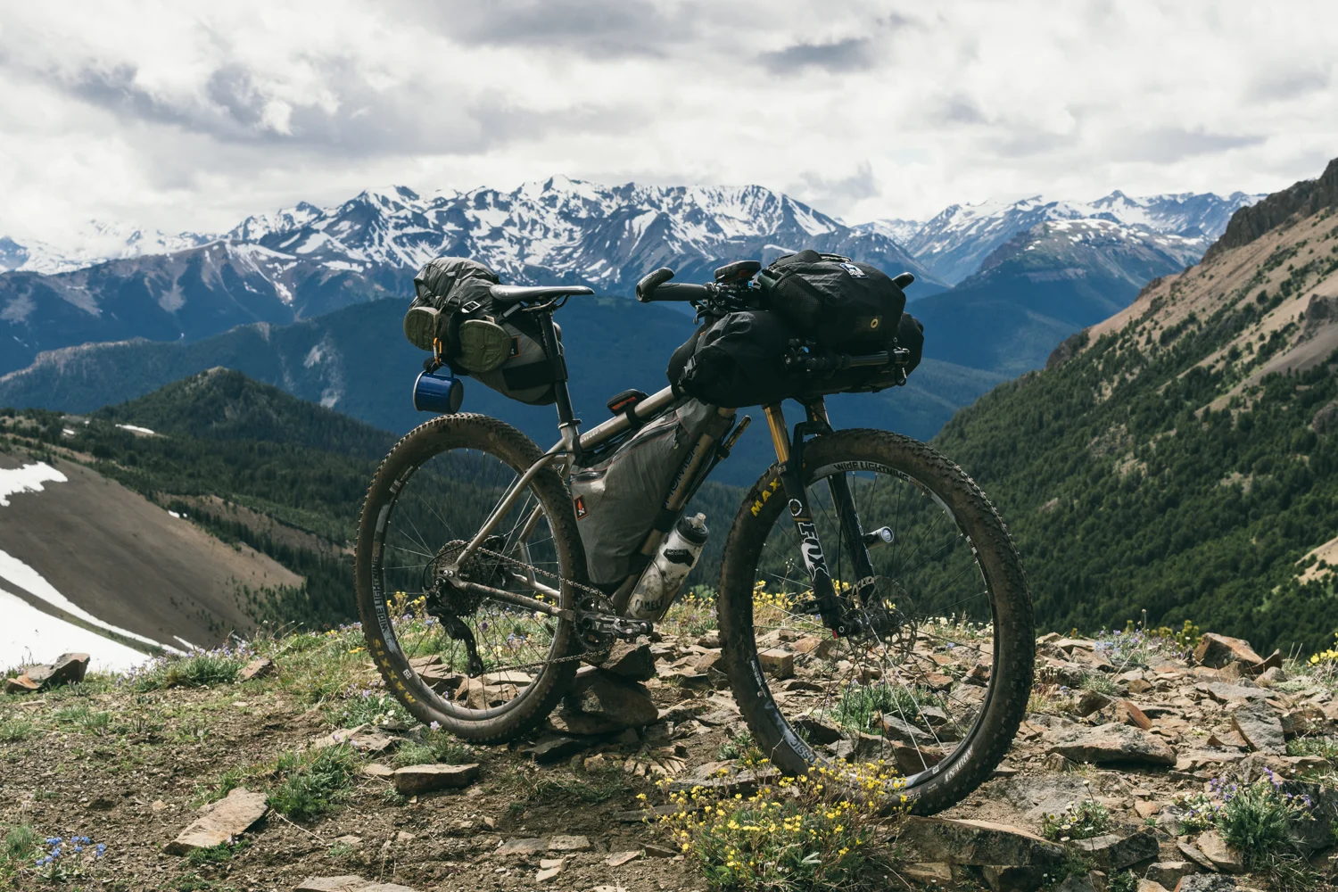 Kody Gibson hauls his tripod w/ the Piñon Pocket @ South Chilcotins, BC #teamchumbausa