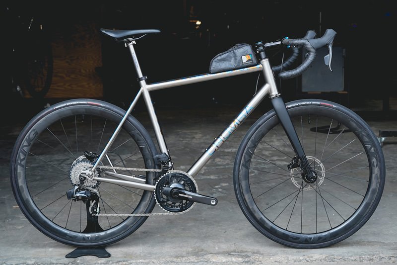 3-Detail-Chumba-Soco-SL-Titanium-All-Road-Bike-1.jpg