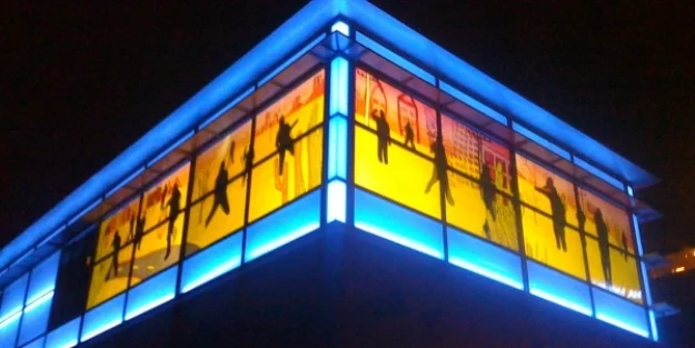 Art workshops and programs with Signal