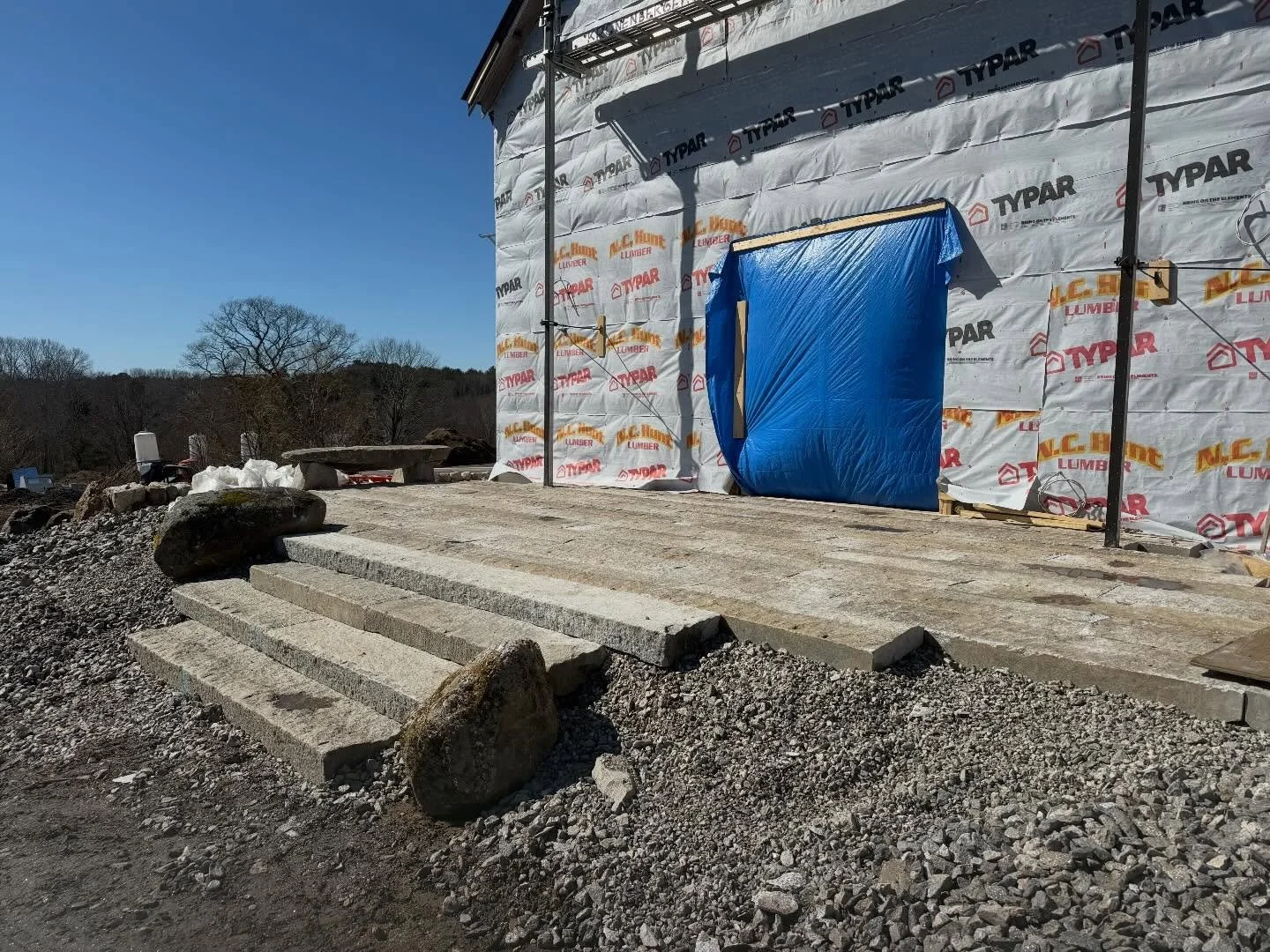 Our last Friday up here in Bristol @broadarrowfarm. Just a little work in the front and punch list items left. @cdladesign @williamjoycemaine @gbr_landscape #reclaimedgranite #downeast #maine