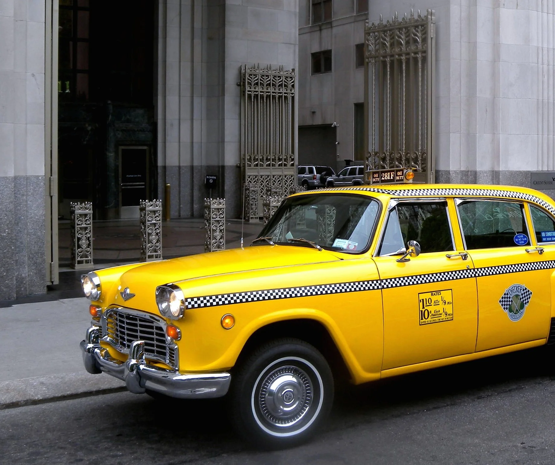 Checker_Taxi_Madison_Sq_jeh.jpg