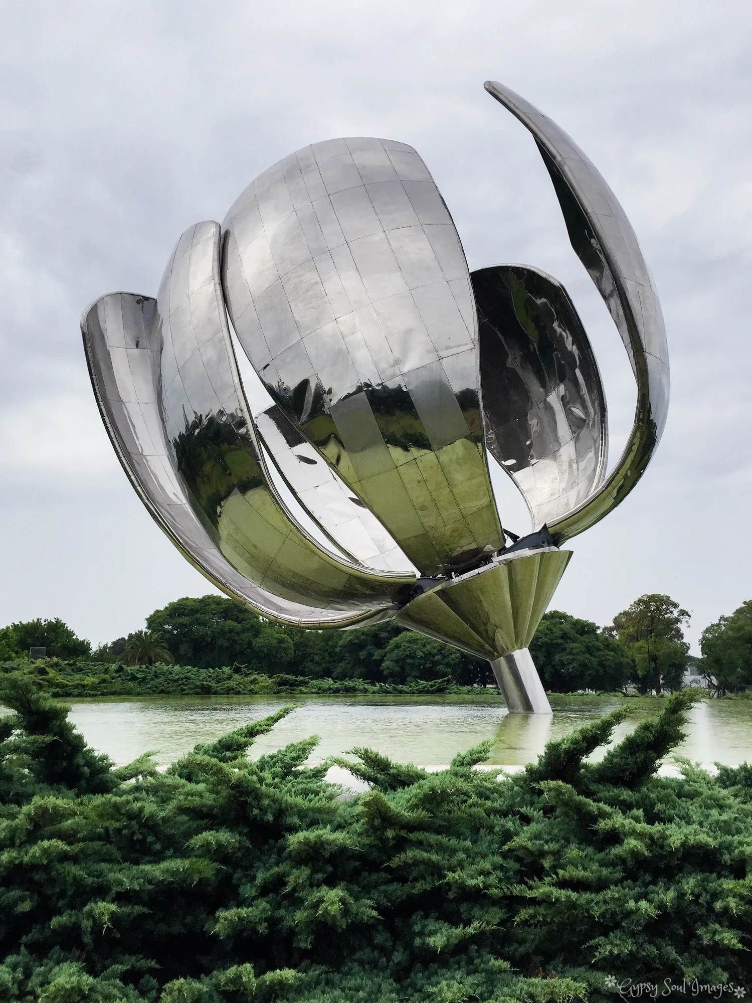 Floralis Genérica Sculpture - Buenos Aires, Argentina
