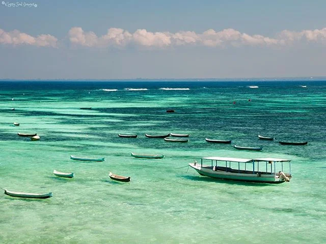 Island Dreams - Nusa Lembongan, Indonesia
Iβve been enjoying an Insta-holiday over the past couple of weeks with lots happening on the home front, but itβs given me time to revisit some old travels and pick out a few favourites to share ... The small island of Nusa Lembongan is the stuff island dreams are made of! ππ. We hired motorbikes and explored the island in a day, stopping to soak up the spectacular bay views and surf breaks along the way. πππ»ββοΈ #gypsysoulimages