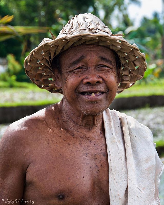 A Friendly Face - Ubud, Bali
We met this friendly farmer after going off-piste on a walk around the rice paddies of Ubud. π
#gypsysoulimages