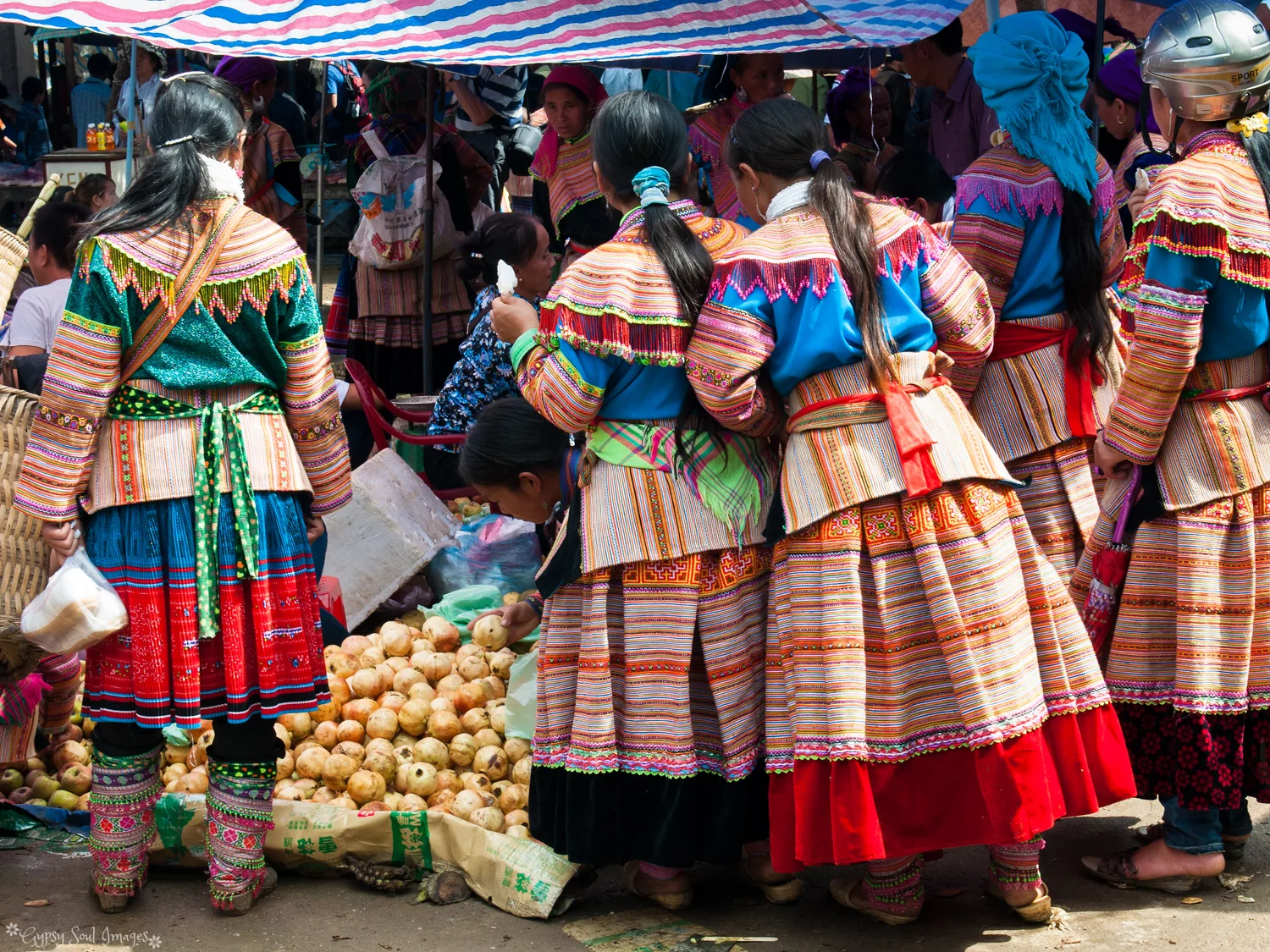 Shopping - Bac Ha Markets, Vietnam
