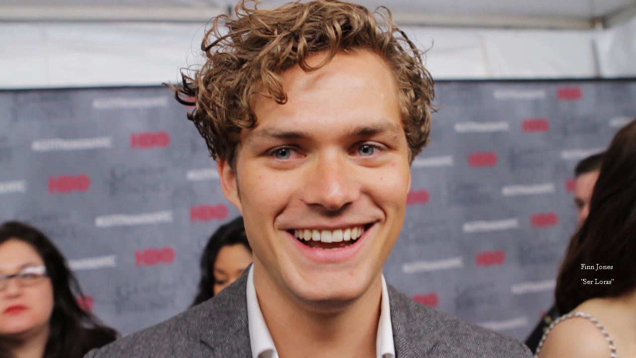 Finn Jones "Ser Loras"