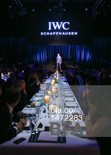 Joel McHale, Dinner-mosphere, IWC Schaffhausen-mosphere