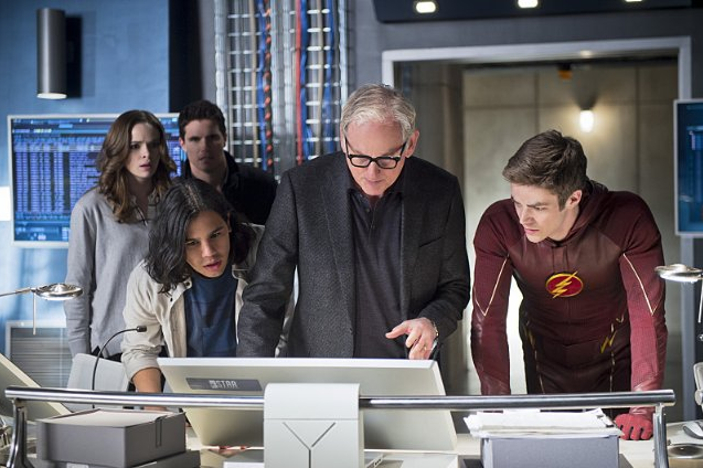  Still of Victor Garber, Danielle Panabaker, Robbie Amell, Grant Gustin and Carlos Valdes in The Flash (2014) 