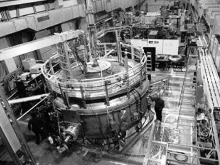 Columbia Nuclear Reactor2.jpg