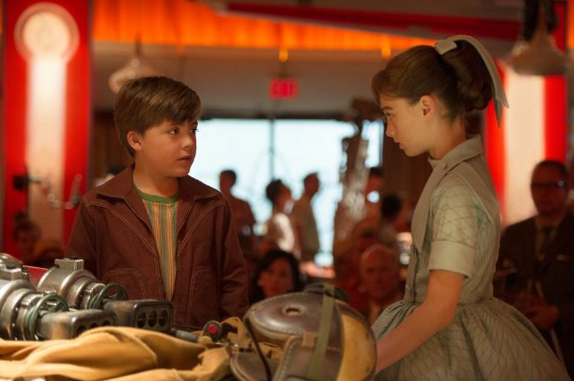 Still of Pierce Gagnon and Raffey Cassidy in Tomorrowland A World Beyond (2015)
