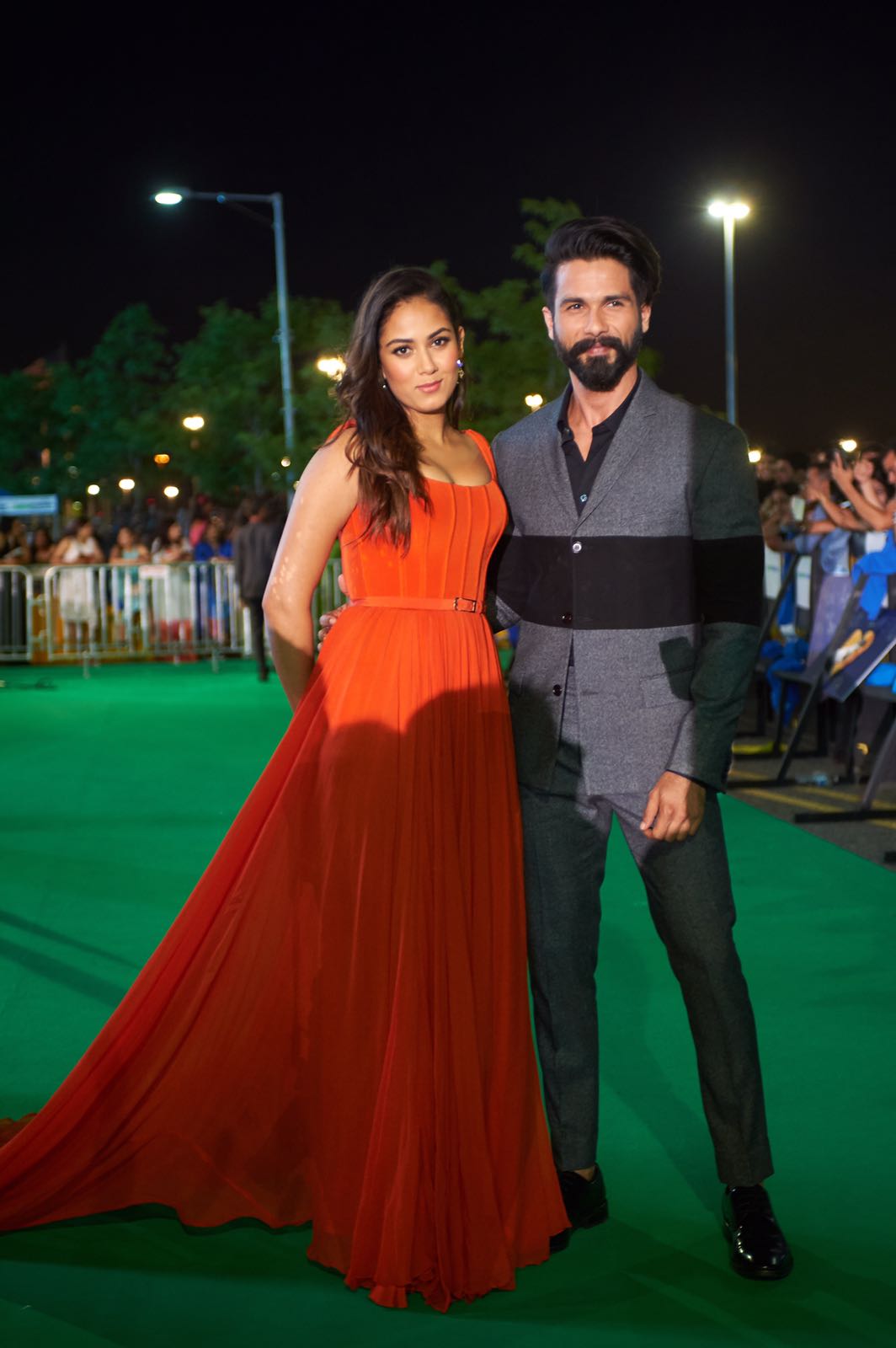 Shahid Kapoor & Mira Kapoor at IIFA Awards 2017.jpg