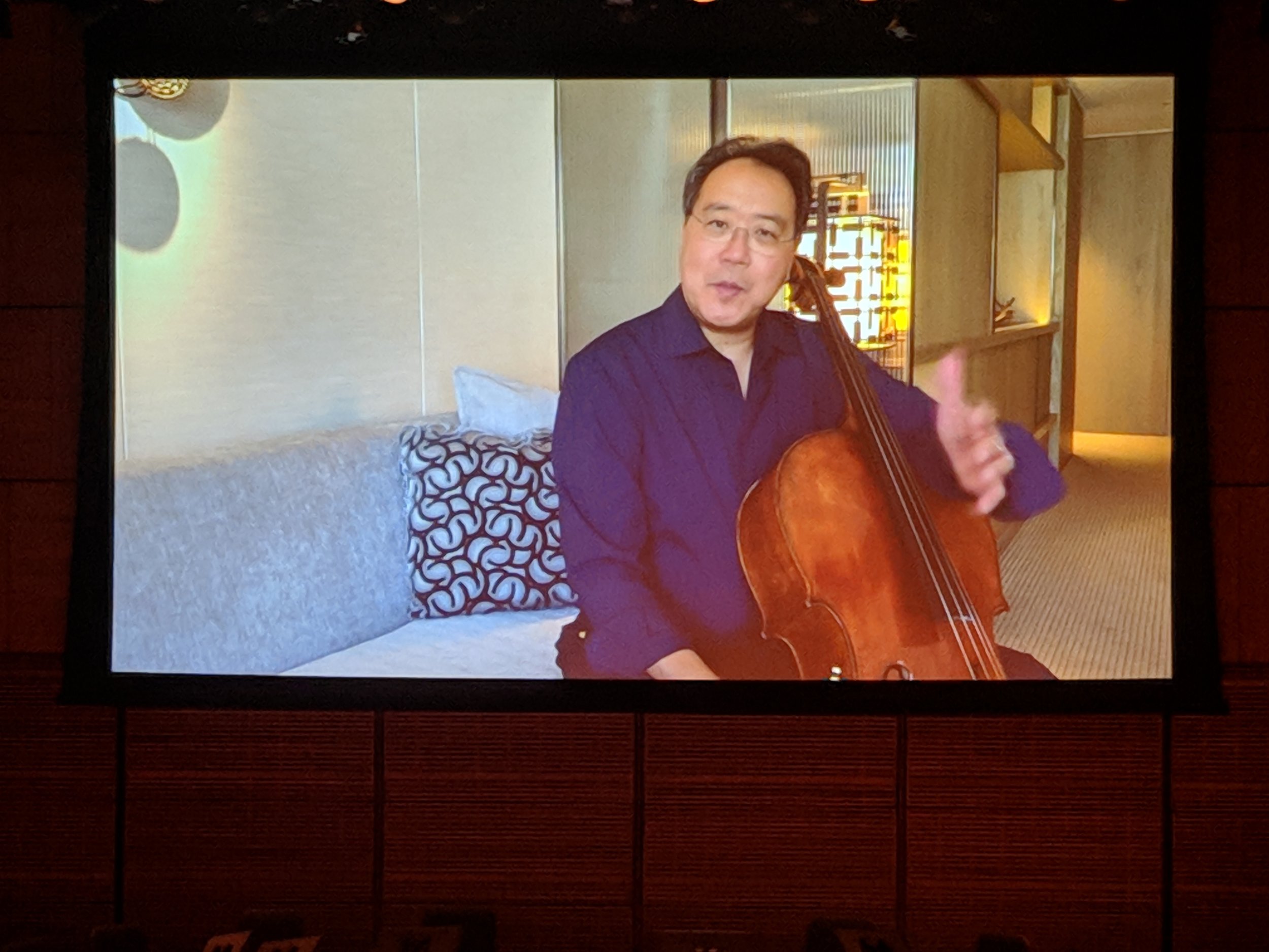  Yo Yo Ma, compliments Paula Zahn via video 