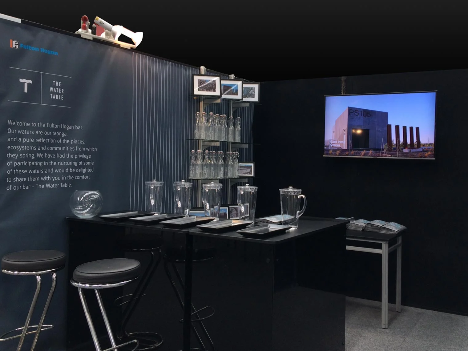 stand_0271_web.jpg