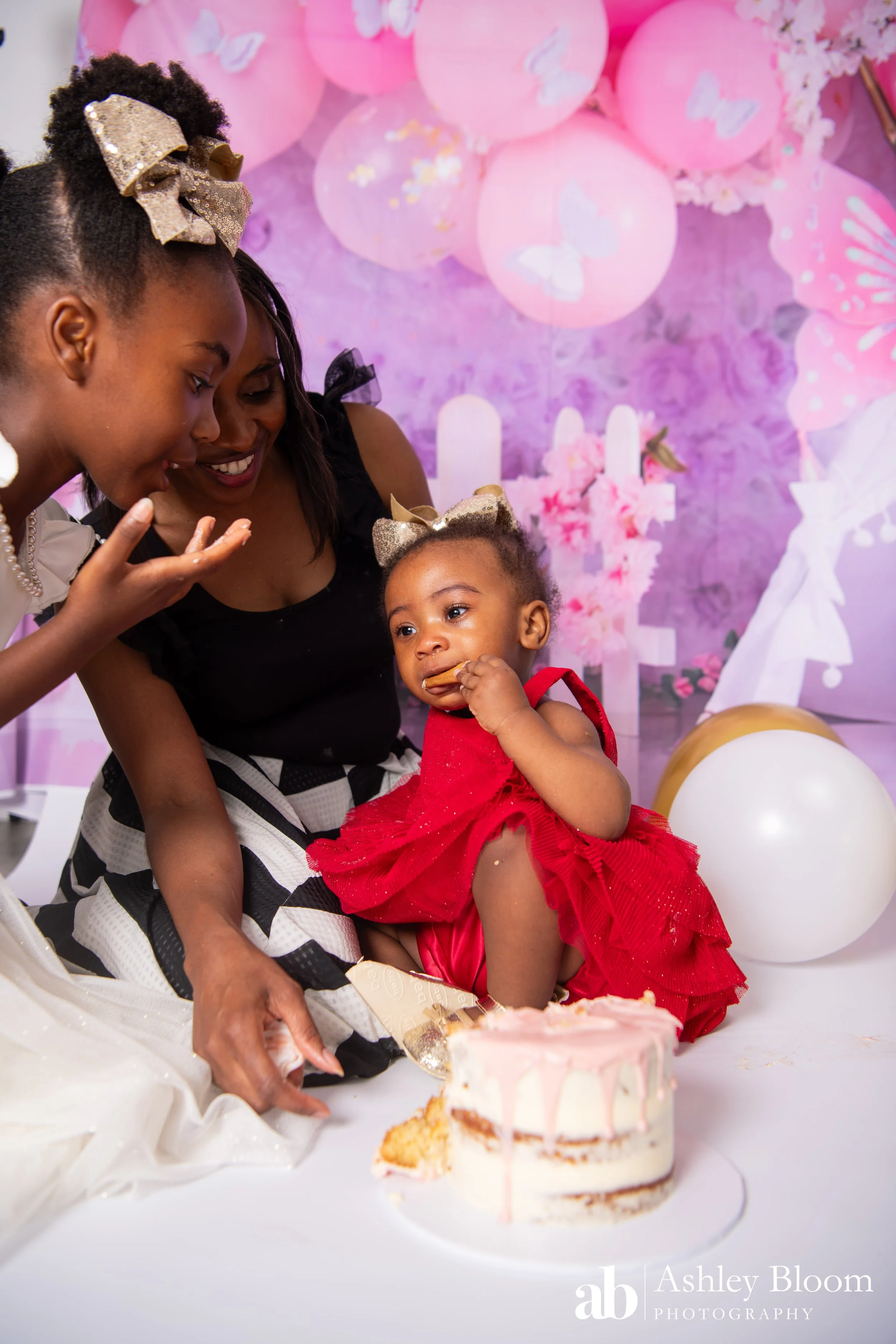 Cake Smash Birthday Photoshoot-115.jpg