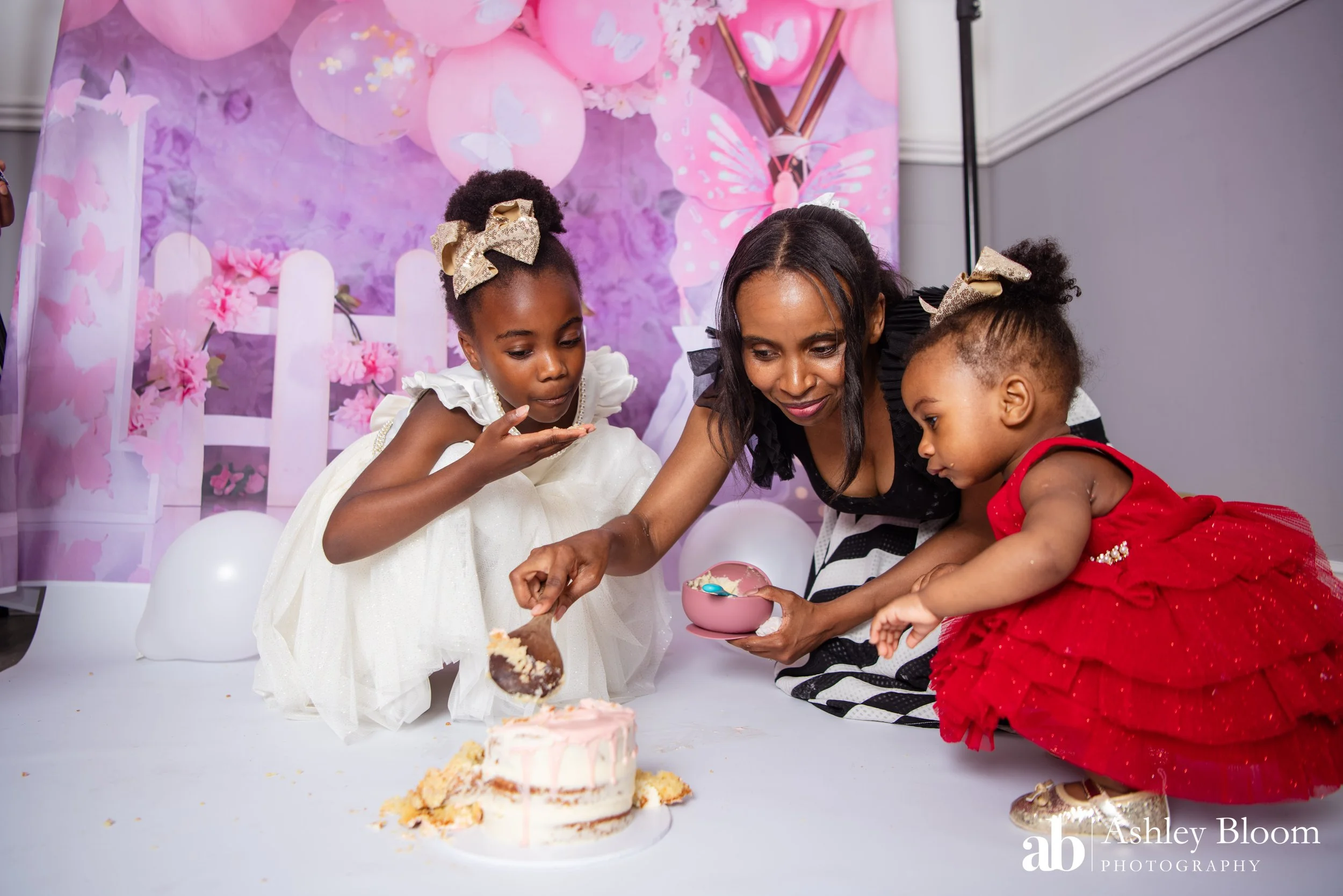 Cake Smash Birthday Photoshoot-125.jpg