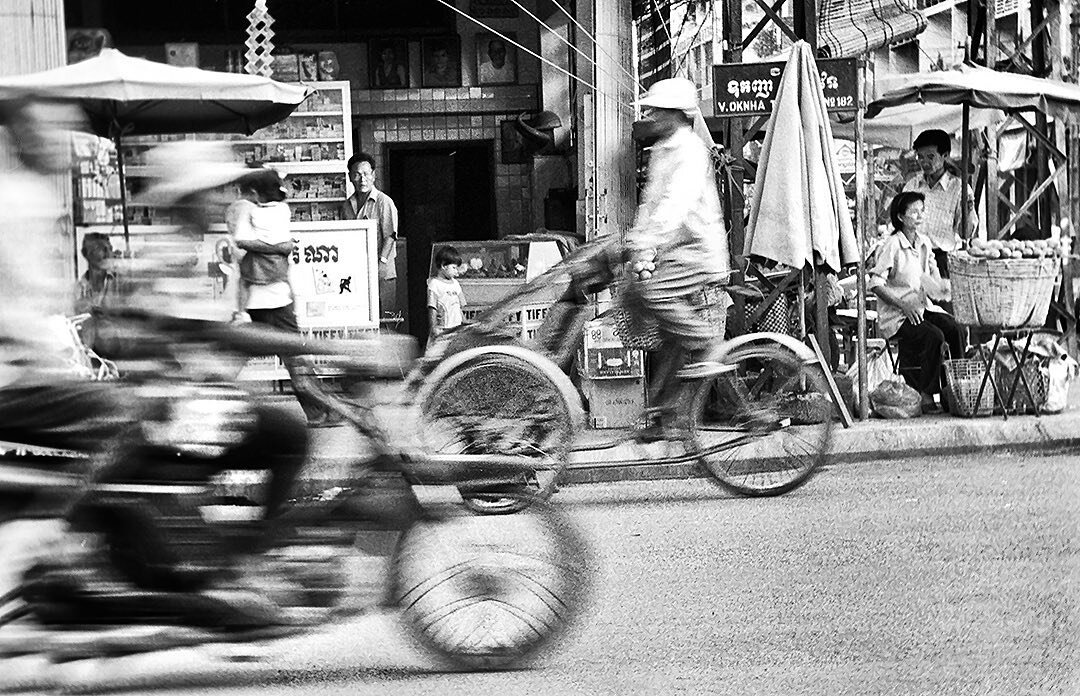 Phnom Penh, Cambodia, 1999.⁠⁠
⁠⁠
⁠⁠
⁠⁠
#phnompenh #cambodia #blackandwhite #kodak #tmax400 #streetphotography #street #travel #fromthearchive