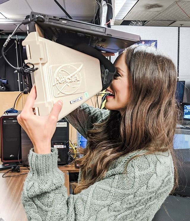 Just a quick post to let you know that THIS used to be the virtual reality system used on the International Space Station to train astronauts to use their jetpack in space 😱⁣
⁣
Today, they have more powerful computers that can accommodate compact VR