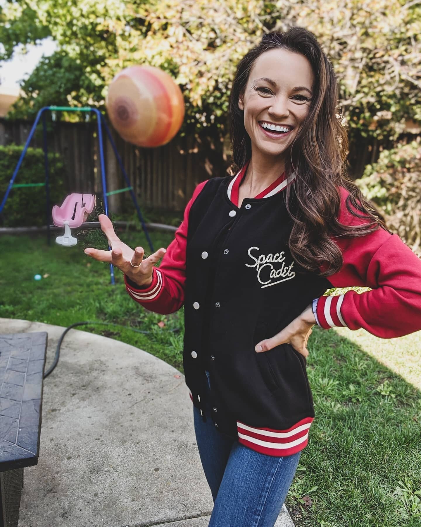 Attempting to be the coolest space cadet on the playground. ☺️🚀

Thanks for the fun sweater @joanieclothing 💗