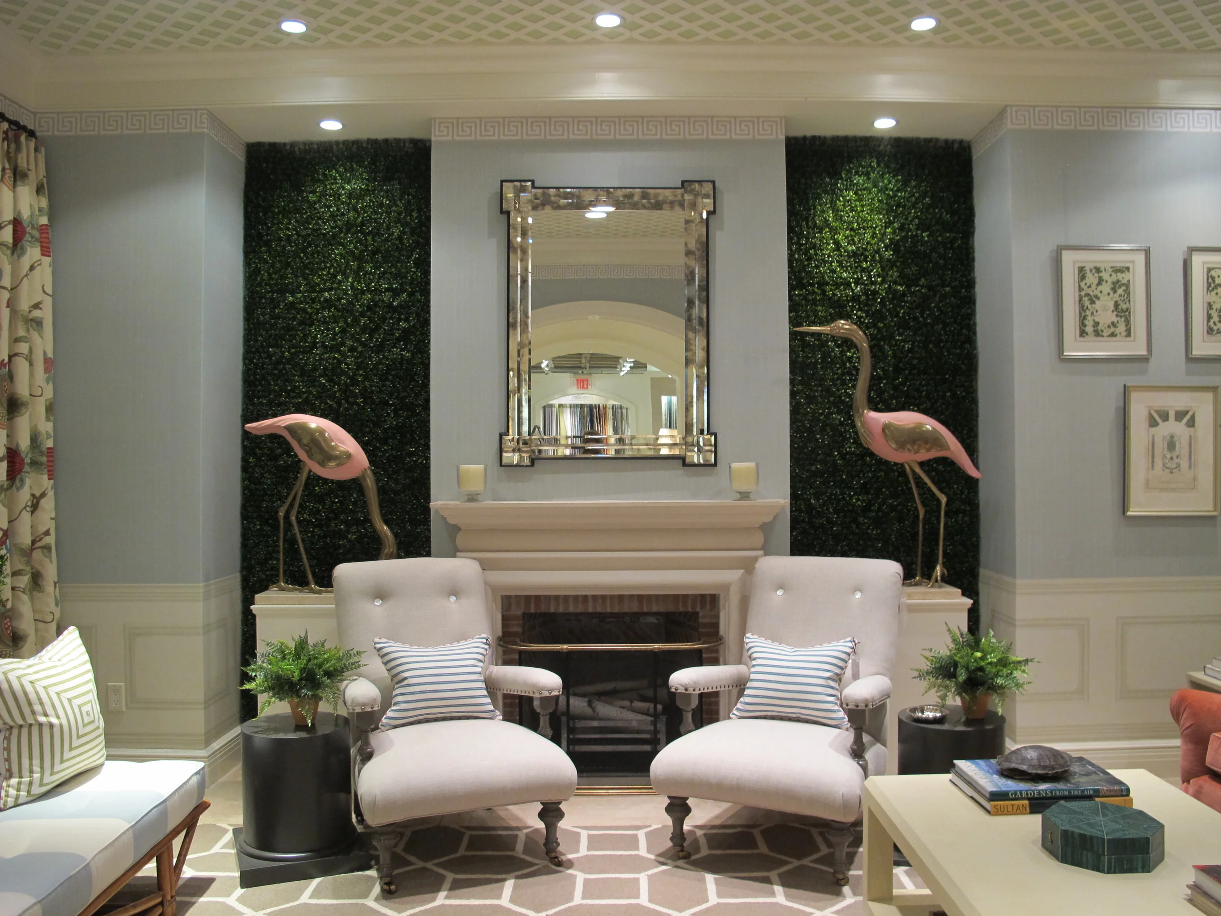 A WORLD OF COLOR: LINDSEY CORAL HARPER DESIGNS A CHIC LIVING ROOM ...