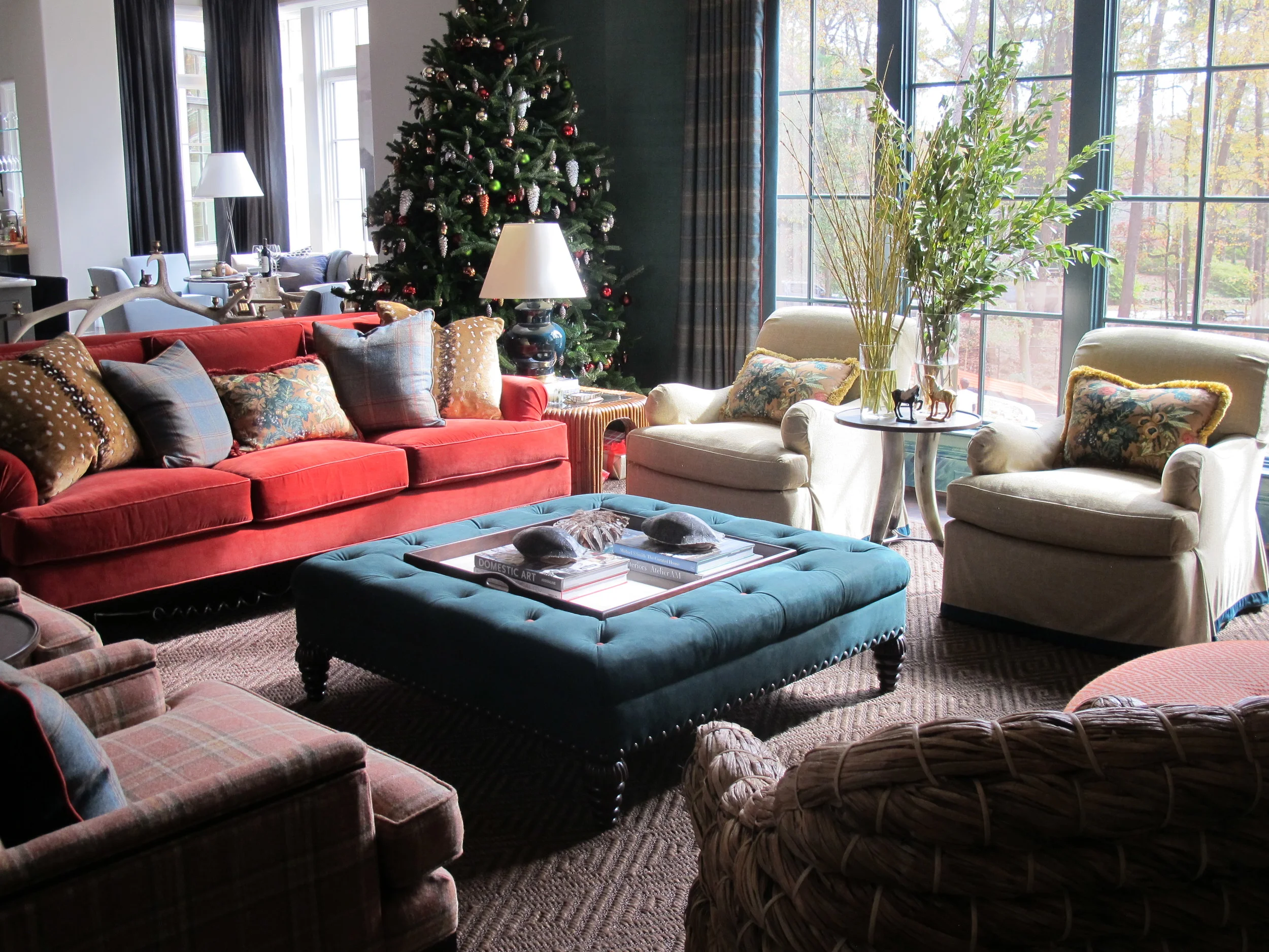 2015 ATLANTA HOME FOR THE HOLIDAYS SHOWHOUSE: IN THE SPIRIT OF THE SEASON,  LINDSEY CORAL HARPER GOES MAD FOR PLAID — STYLEBEAT, image size:2500x1875