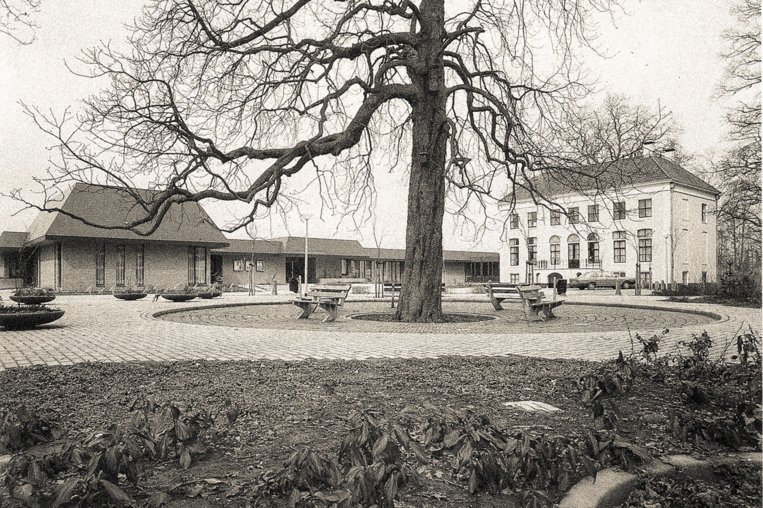 Voormalig Gemeentehuis Wijhe vanaf het Van Dedemplein