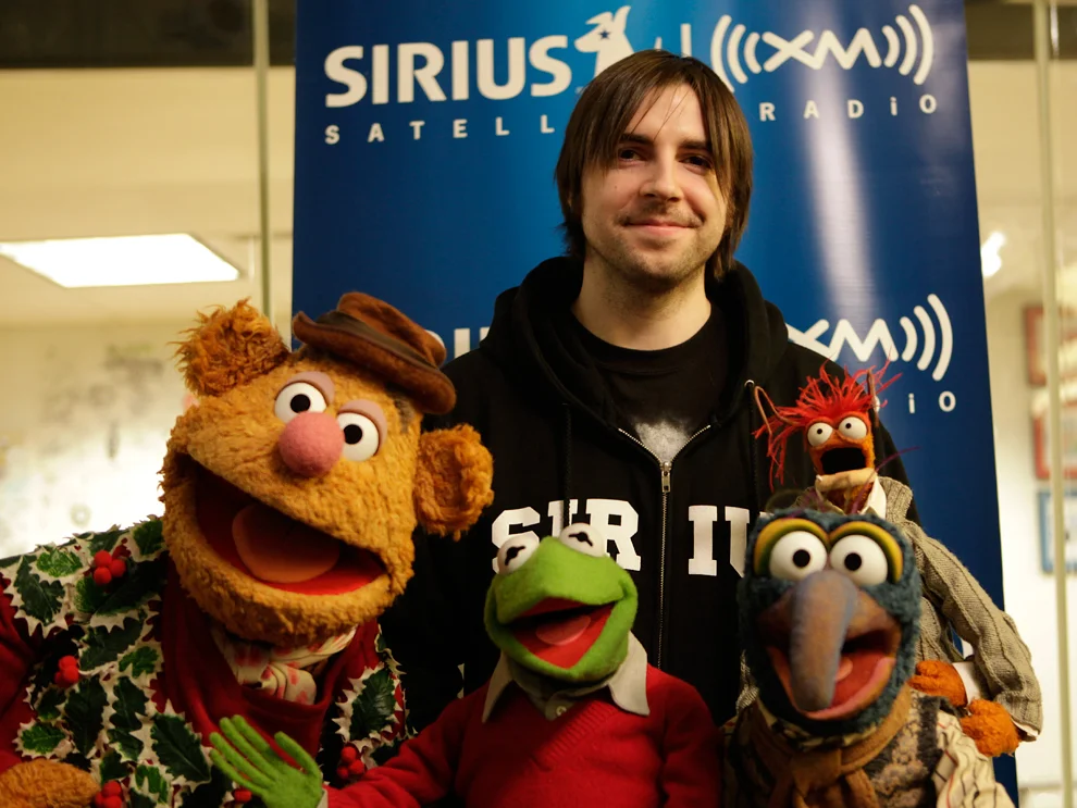 Mark Says Hi! w/ the Muppets (From left to right Fozzie, Kermit, Gonzo, & Pepe) ...but you knew that.