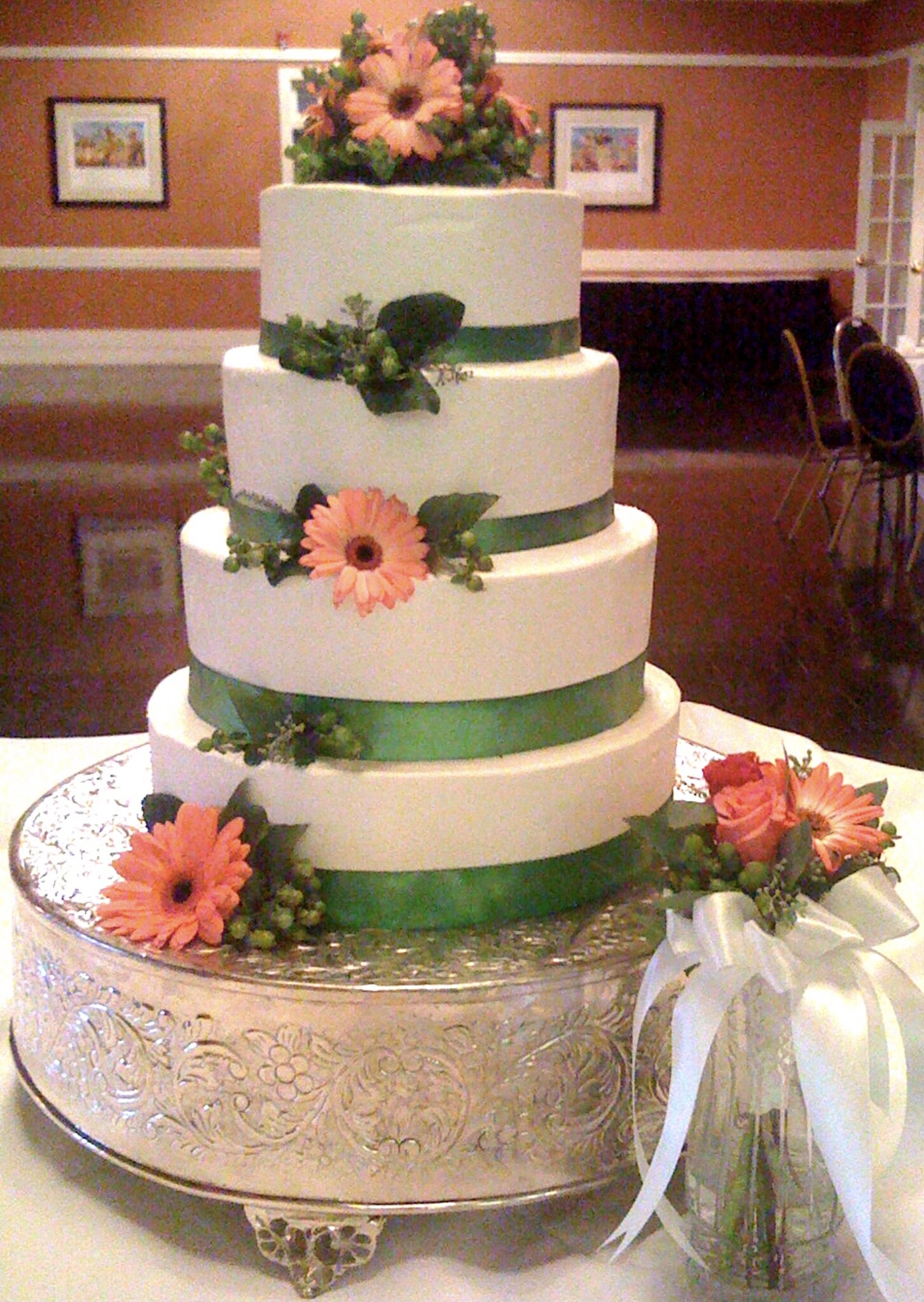 Wedding Cake 2.jpg