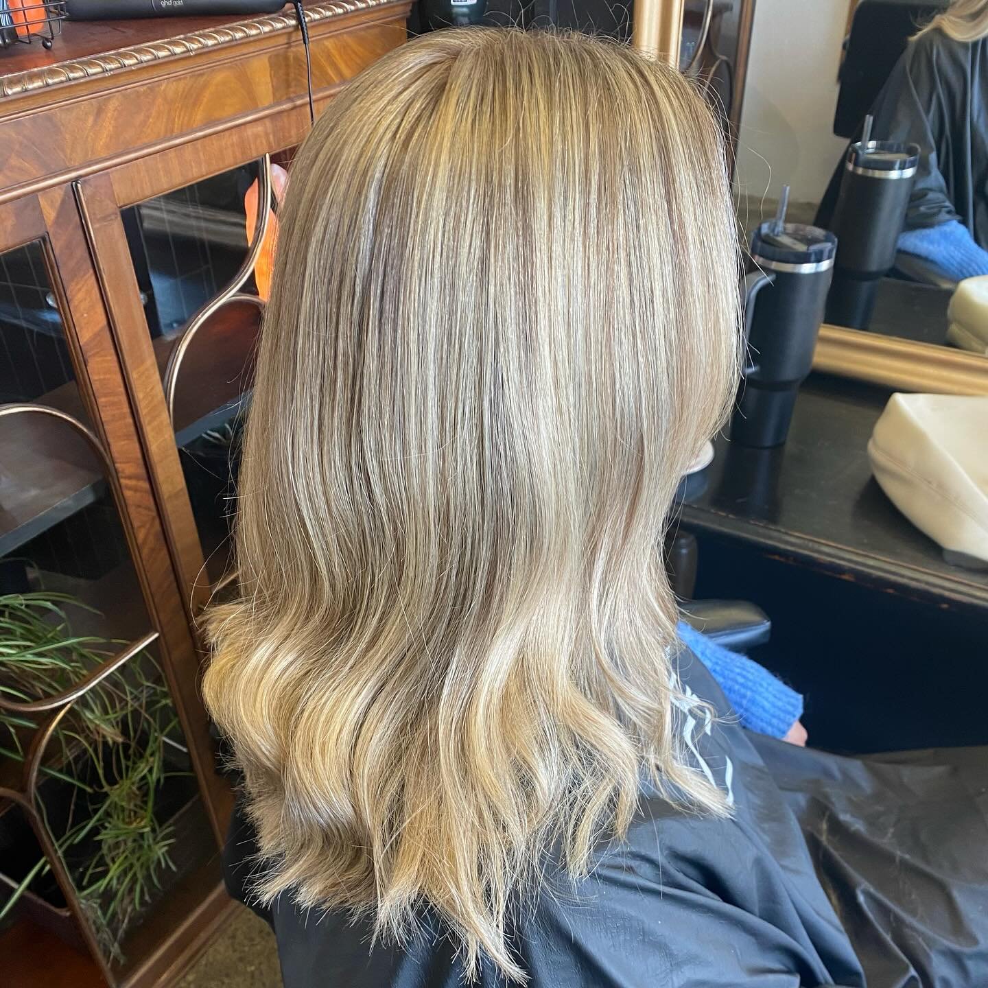 A simple full head of foils can make the sun shine 💛 - Brooke x #blondehair #blondehighlights #ellersliehairsalon