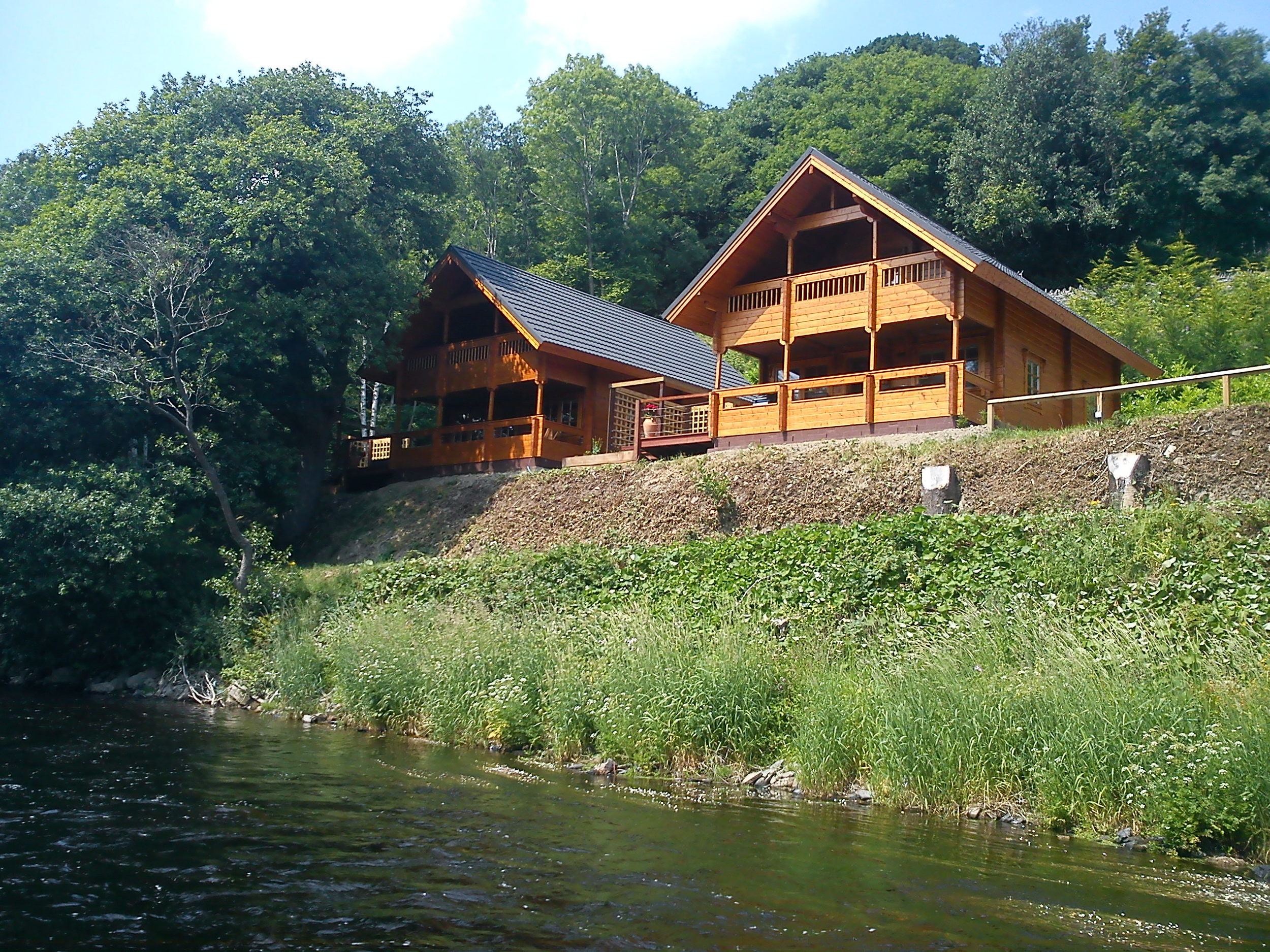  Welcome to   Coed-Y-Glyn Log Cabins    Take A Look  