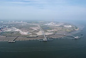 Figure 9. LNG berth at the Isle of Grain