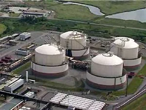 Figure 14. LNG storage tanks at the Isle of Grain