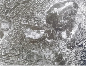 Figure 1. Aerial view of site showing Pikionis’ pathways weaving through the Acropolis and the Philoppapou Hill (to the south-east of the Acropolis) 