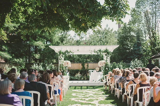 Niagara-on-the-Lake-Queens-Landing-Vineyard-Bride-Photo-By-Mango-Studios-014.jpg