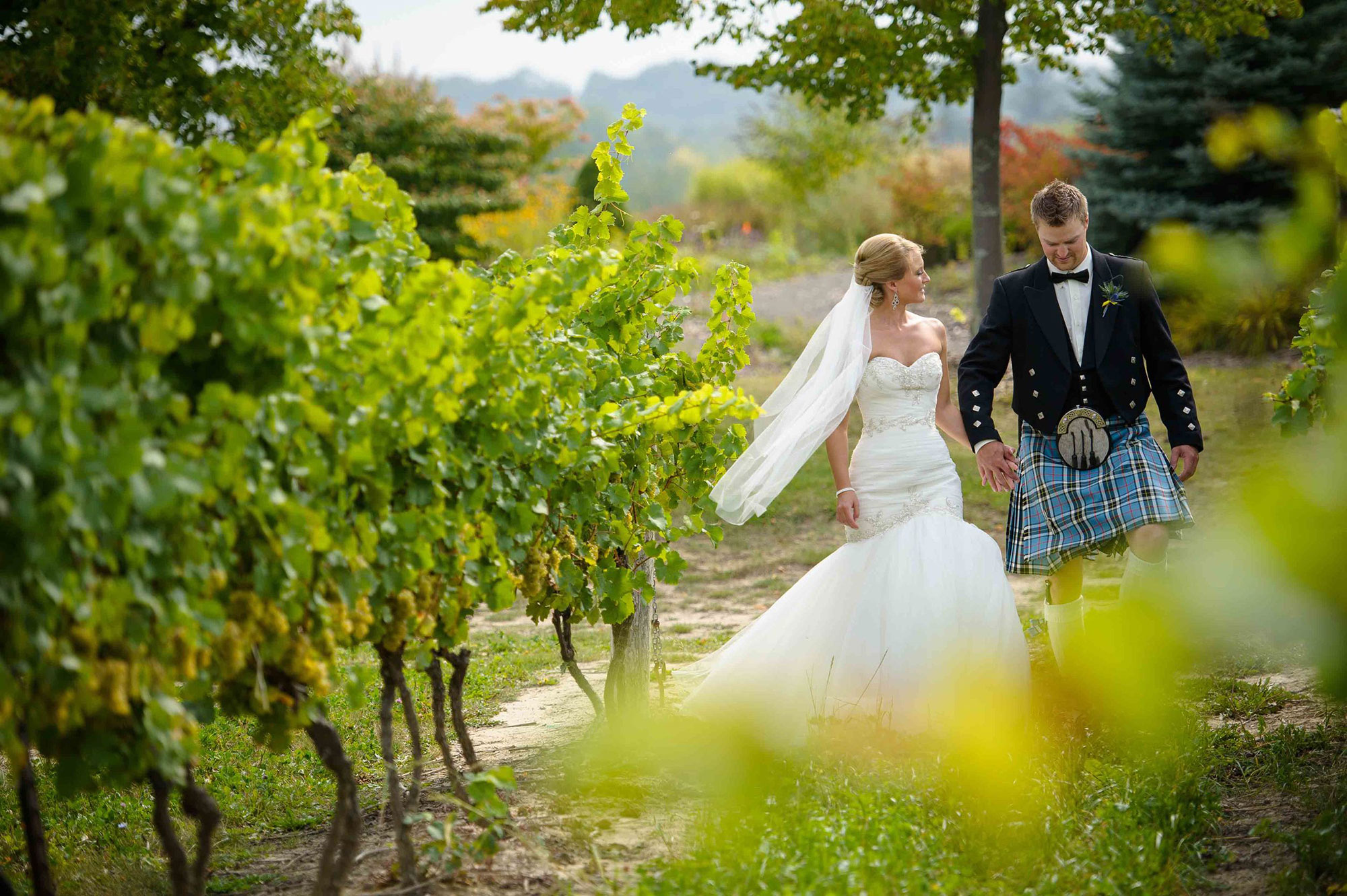 Rockway-Vineyards-Vineyard-Bride-Photo-By-Brian-Caporicci-021.jpg