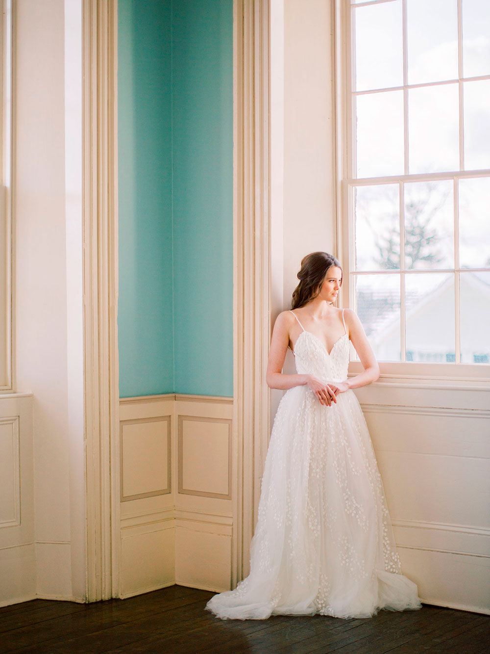 Niagara-on-the-Lake-Courthouse-Vineyard-Bride-Editorial-photo-by-Jessica-Imrie-Photography-033.jpg