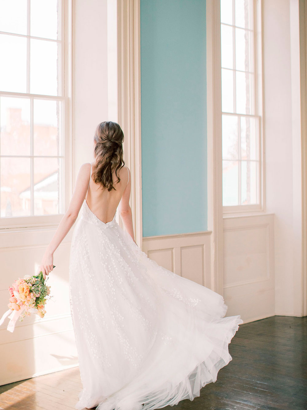 Niagara-on-the-Lake-Courthouse-Vineyard-Bride-Editorial-photo-by-Jessica-Imrie-Photography-039.jpg