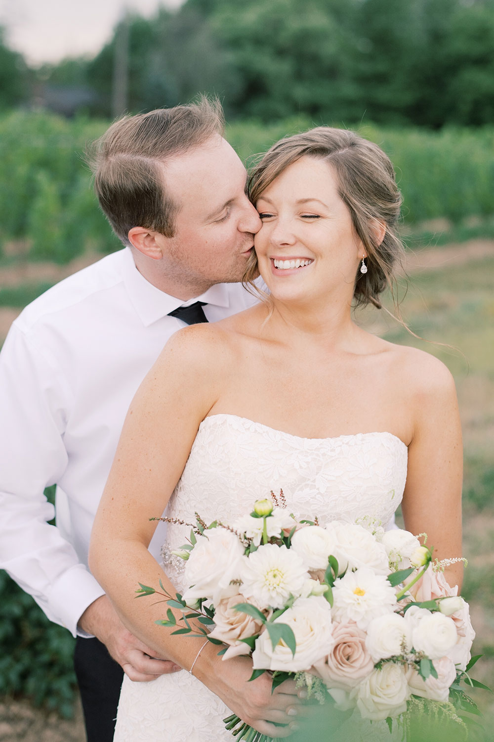 Niagara-on-the-Lake-Elopement-Vineyard-Bride-photo-by-Emily-Jean-Photography-0029.JPG