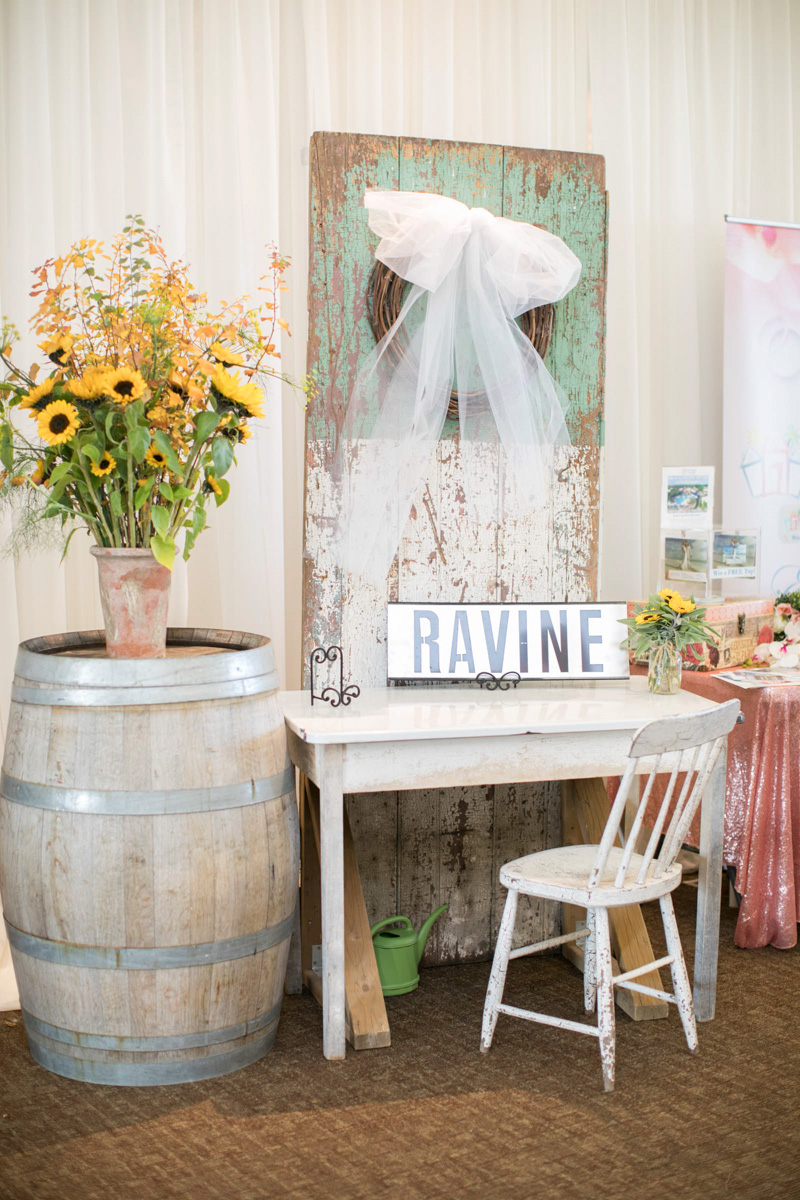 vineyard-bride-the-first-look-wedding-show-niagara-toronto-11.jpg