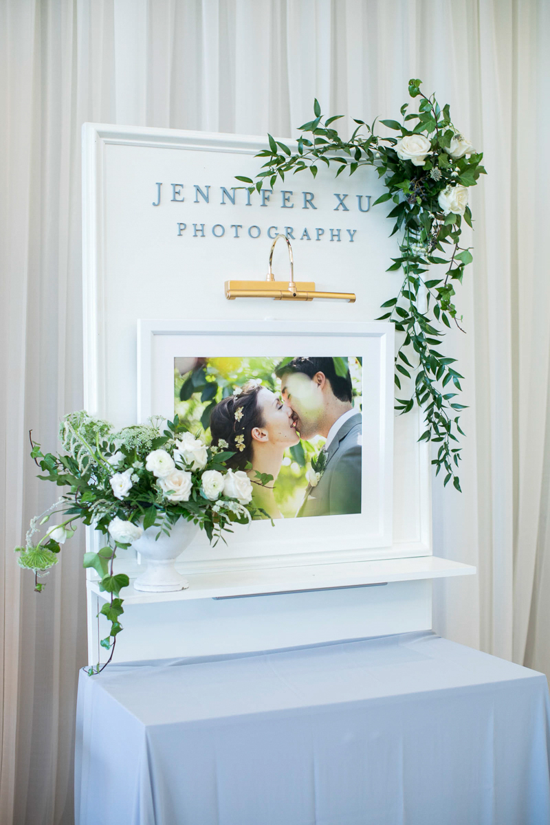 Jennifer Xu Photography booth at first look autumn wedding show