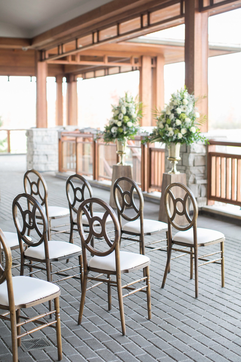 wedding ceremony on the patio at legends on the niagara