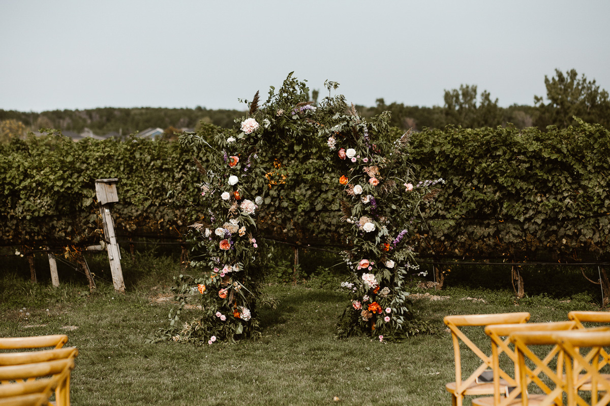 reed-photography-vineyard-bride-swish-list-ravine-vineyard-niagara-on-the-lake-wedding-25.jpg